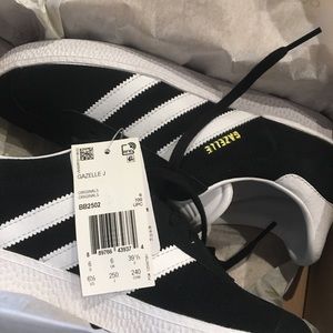 NWT Black adidas gazelle